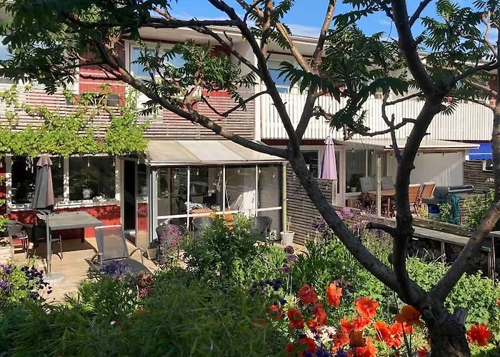 Trevligt Radhus Med Naerhet Till Goeteborg Och Hav