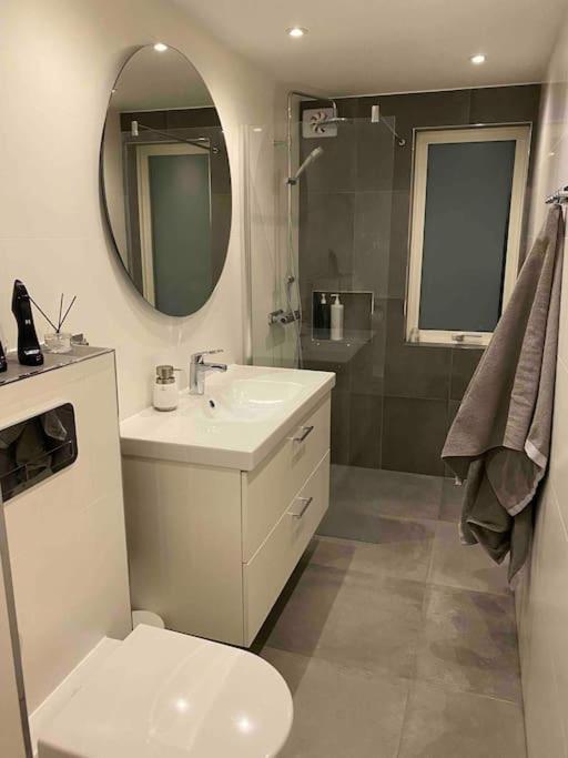 Trevligt Radhus Med Naerhet Till Och Hav Casa de férias *