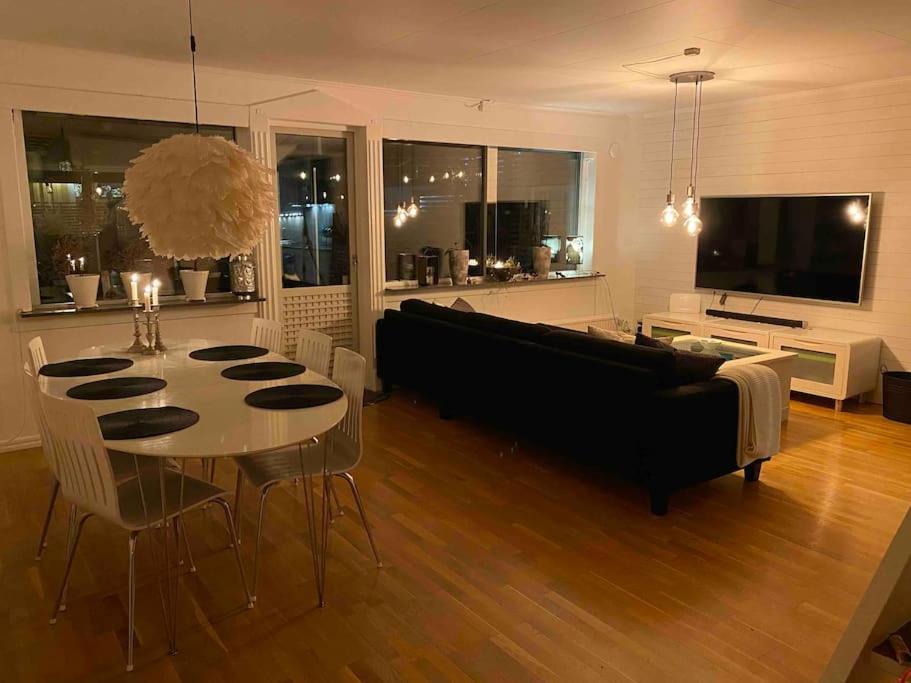 Trevligt Radhus Med Naerhet Till Och Hav Casa de férias